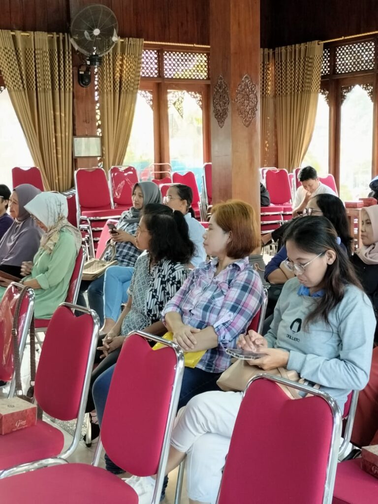 Pertemuan Kedua DIVA UMKM Permata Tipes: Menuju Digitalisasi Usaha Mikro di Surakarta