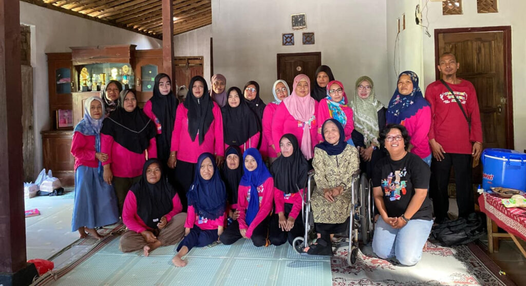 Bersama NGO Rangkul Perempuan Disabilitas dalam Meningkatkan Ekonomi Berbasis Teknologi Digital